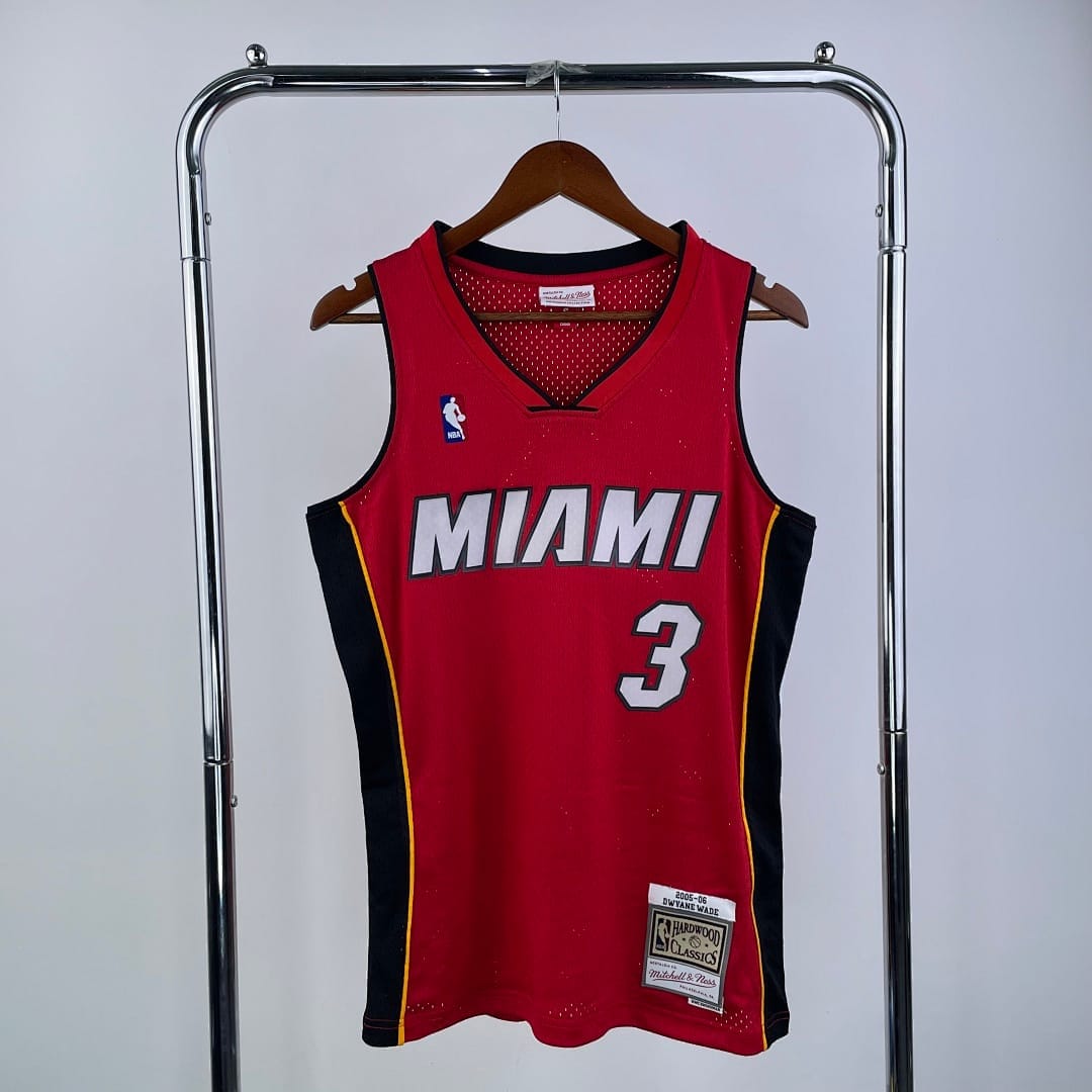 Heat 05/06 Retro Mitchell & Ness Rojo