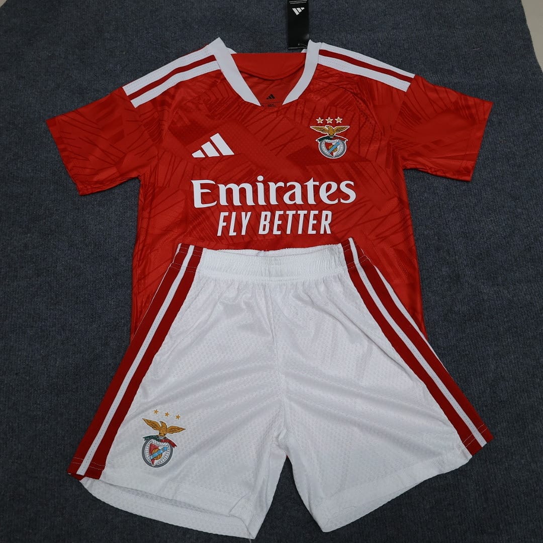 Conjunto Benfica 26/27 Local