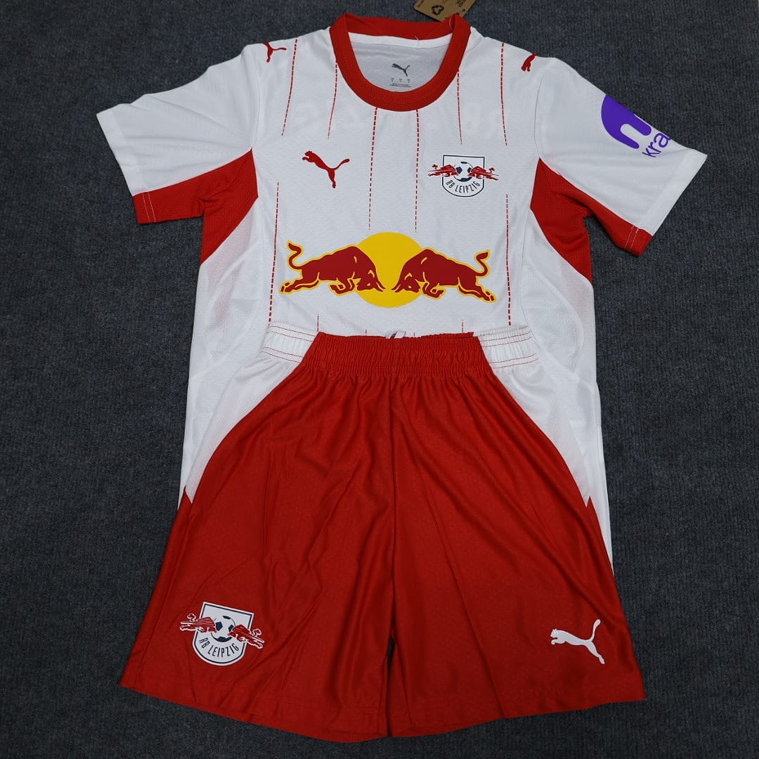 Conjunto RB Leipzig 26/27 Local