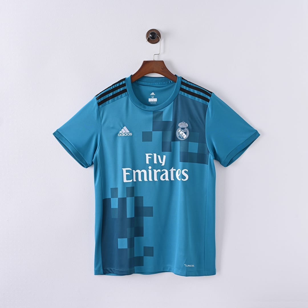 Real Madrid 17/18 Tercera Equipación · Diseño 2